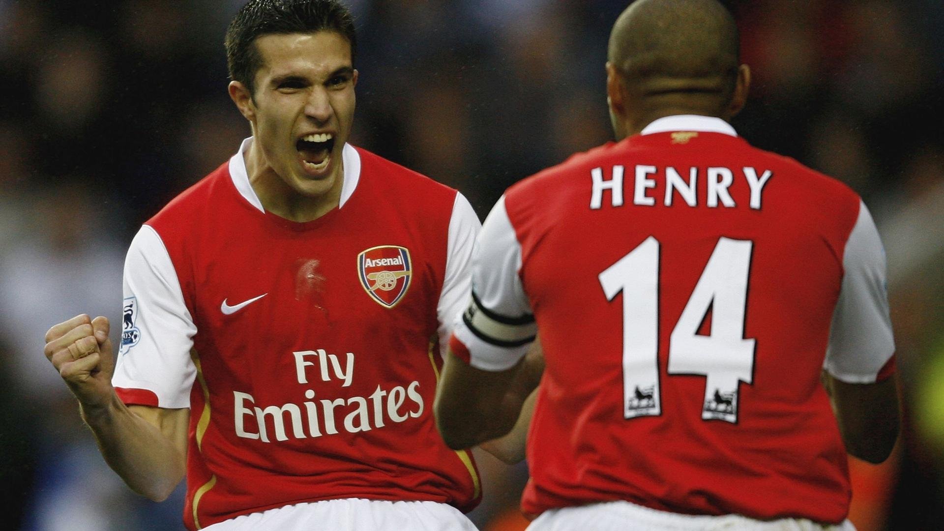 中国足球联赛注重塑造球员正面社会形象，中国足球反映出该国家社会形态