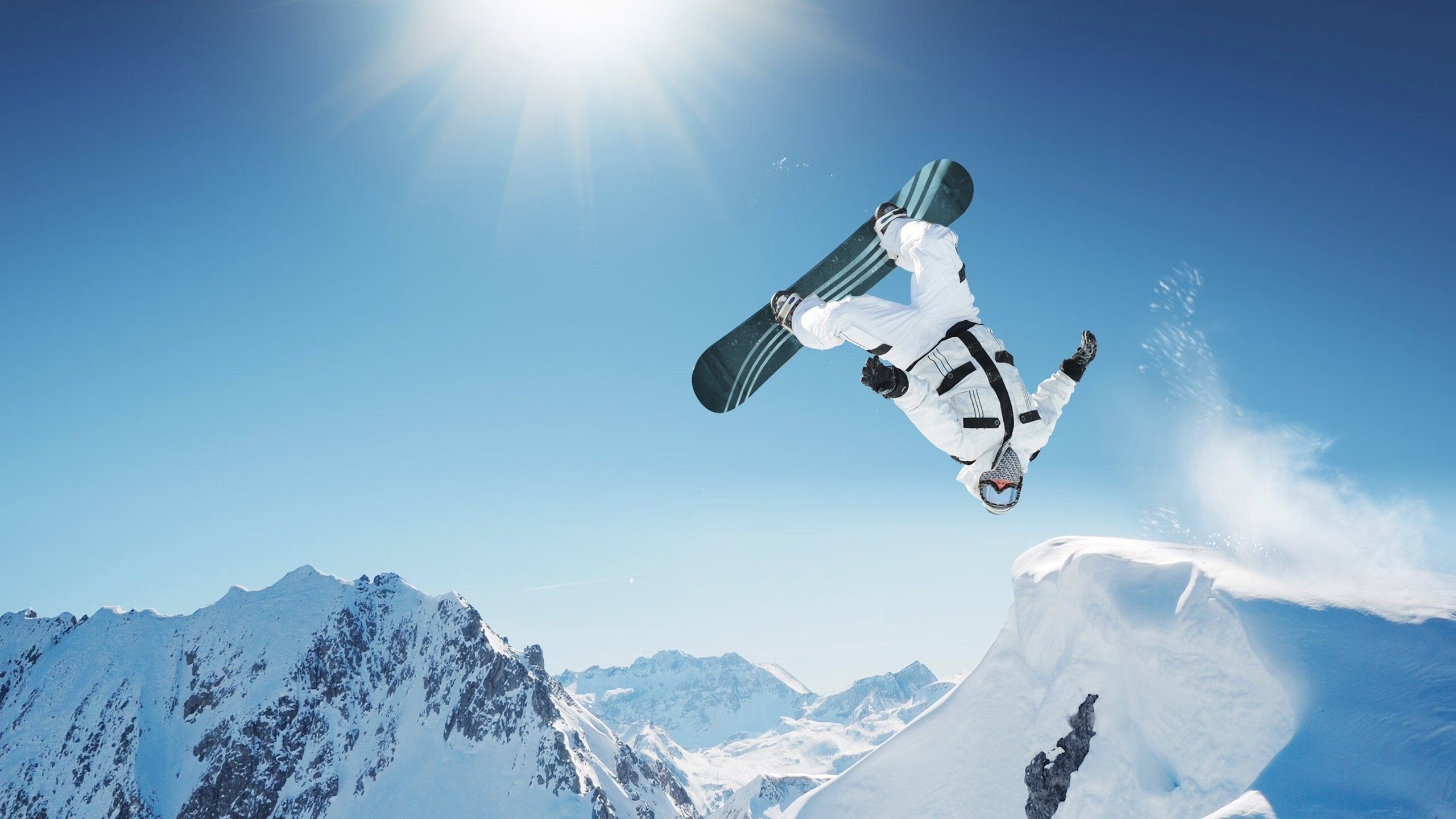 麦基翁与对手激烈角逐展现高水平竞技，麦基翁姐妹